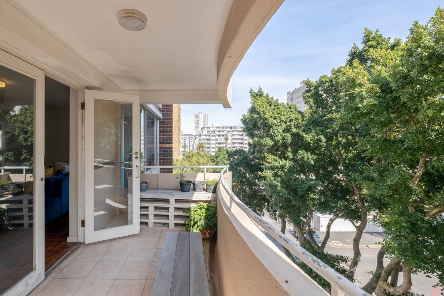 3 Bedroom Property for Sale in Sea Point Western Cape